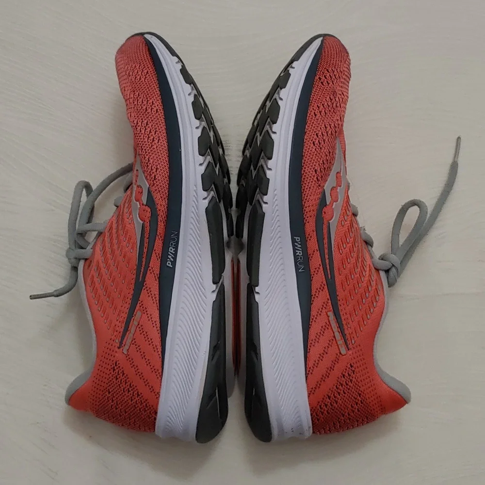 Saucony Women's Size 8.5 Ride13 Running Shoe